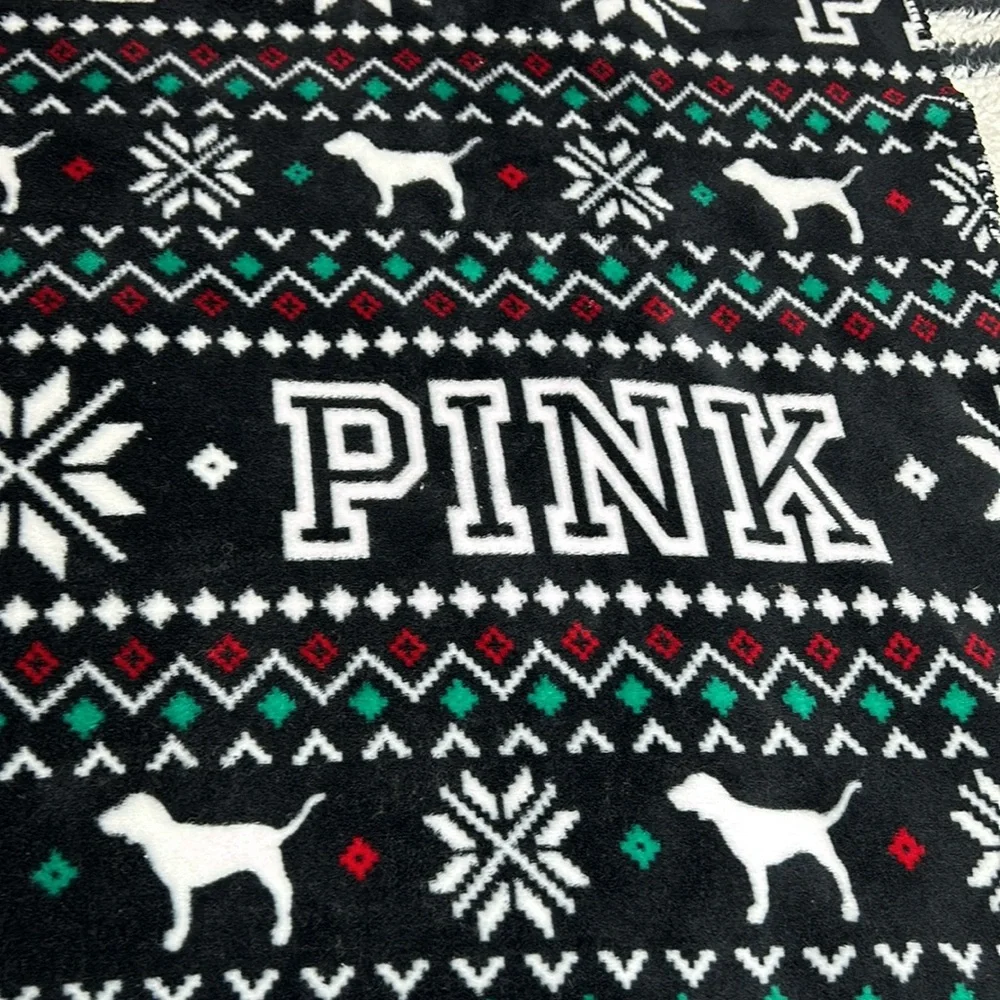 Victoria's Secret PINK Holiday Fleece Blanket Black / White 50